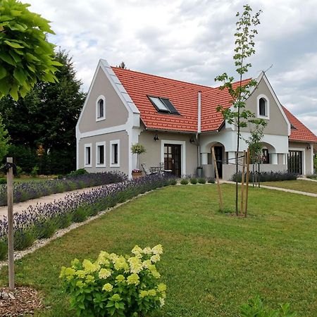 Villa Tilia Vászoly Εξωτερικό φωτογραφία