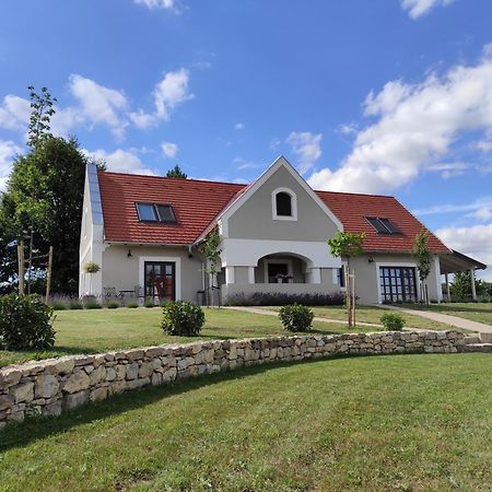 Villa Tilia Vászoly Εξωτερικό φωτογραφία